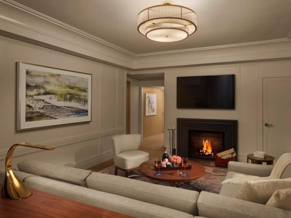 The Newbury Boston : photo 7 de la chambre suite deluxe avec lit king-size