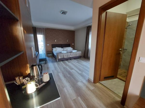 Vén Diófa De Lux Panzió : photo 1 de la chambre chambre familiale supérieure