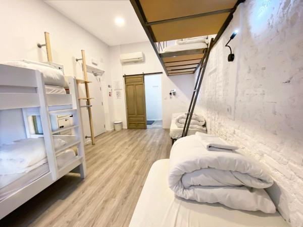 ECO Hostel : photo 6 de la chambre lit dans dortoir pour femmes de 6 lits