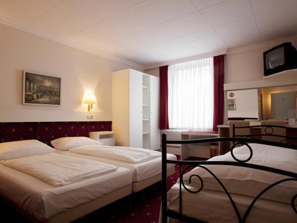 Pension Pharmador : photo 4 de la chambre chambre triple