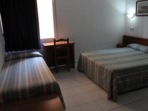 Pension Terminal : photo 3 de la chambre chambre lits jumeaux