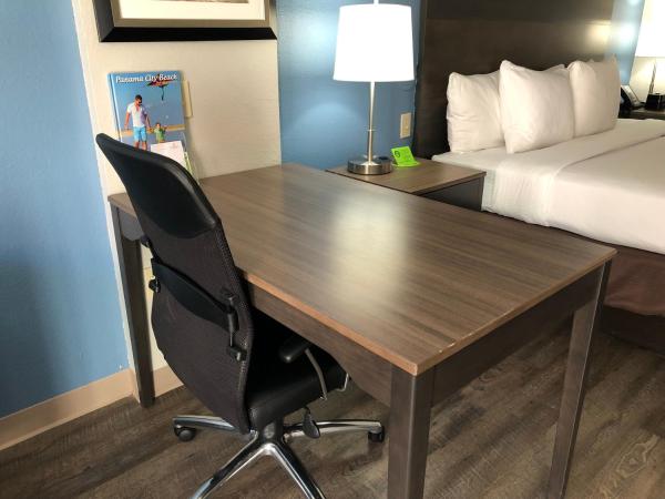 La Quinta by Wyndham PCB Coastal Palms : photo 5 de la chambre chambre lit king-size exécutive