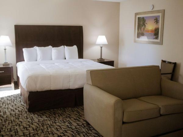 SureStay Hotel by Best Western North Myrtle Beach : photo 3 de la chambre suite lit king-size
