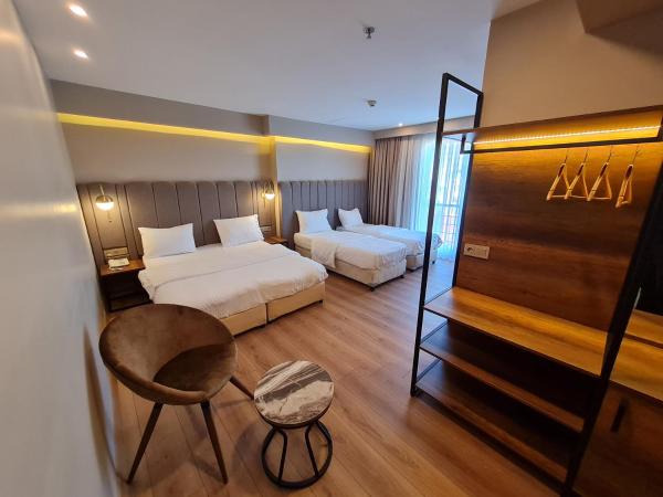 Air Boss Istanbul Airport and Fair Hotel : photo 10 de la chambre chambre triple standard