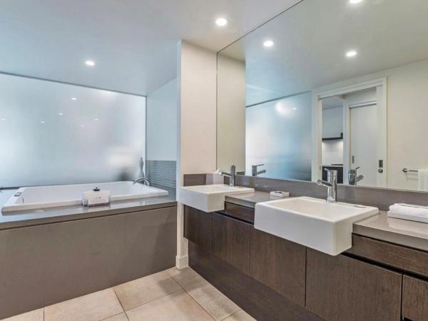 Luxury Apartments at Temple Resort and Spa Port Douglas : photo 3 de la chambre one-bedroom studio suite with garden view