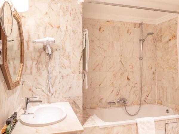 Hotel Manos Stephanie : photo 9 de la chambre chambre double ou lits jumeaux supérieure