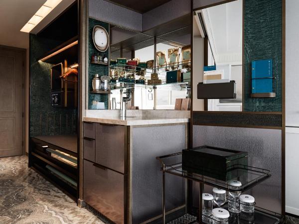 Island Shangri-La, Hong Kong : photo 6 de la chambre chambre lit king-size island shangri-la horizon - vue sur port (récemment rénovée)