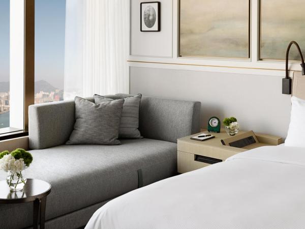 Island Shangri-La, Hong Kong : photo 5 de la chambre chambre lit king-size island shangri-la horizon - vue sur port (récemment rénovée)