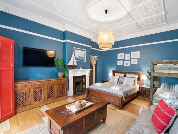 Manly Waves Studios & Apartments : photo 1 de la chambre chambre familiale deluxe