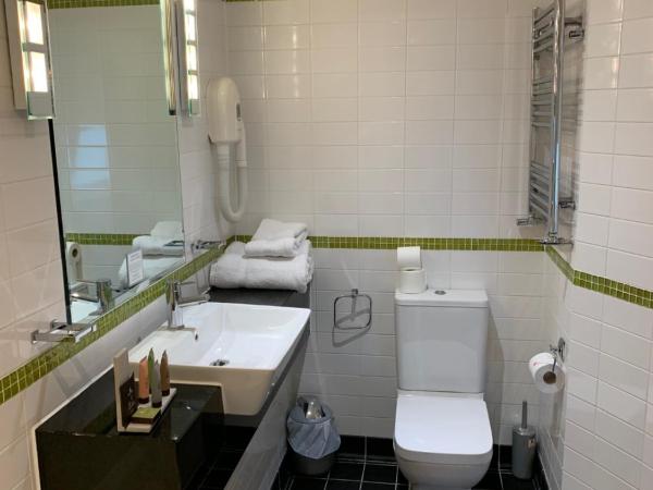 Legends Hotel : photo 4 de la chambre chambre lit king-size supérieure - vue sur mer