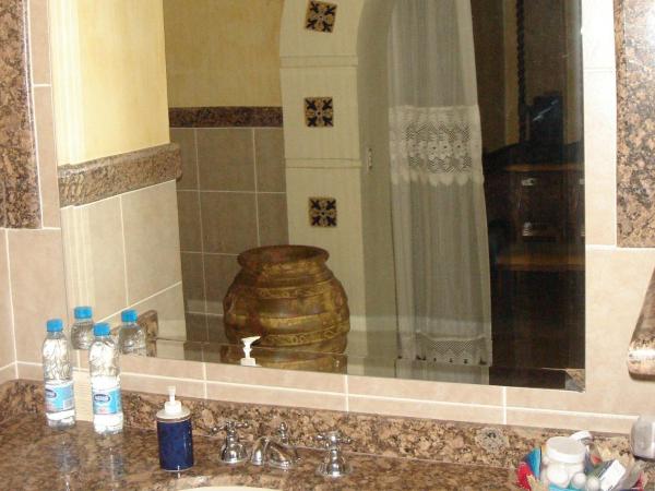 La Perla Hotel Boutique B&B : photo 6 de la chambre grande chambre lit queen-size 