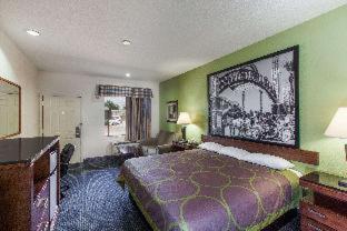 Super 8 by Wyndham Houston Hobby Airport South : photo 1 de la chambre room #33902118