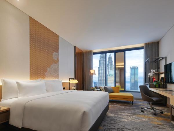 EQ Kuala Lumpur : photo 1 de la chambre hébergement lit king-size deluxe equator club