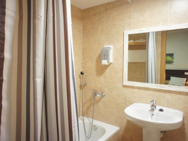 Hotel MR : photo 5 de la chambre chambre double ou lits jumeaux