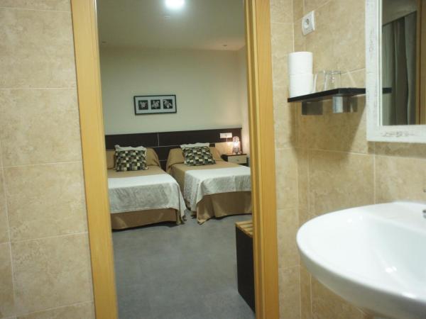 Hotel MR : photo 8 de la chambre chambre double ou lits jumeaux