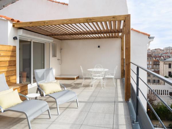 Appart hôtel Maison Montgrand-Vieux Port : photo 2 de la chambre appartement en duplex avec terrasse (2-6 adultes)