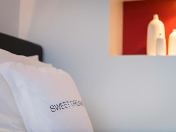 THE MADISON Hotel Hamburg : photo 2 de la chambre chambre standard lit queen-size