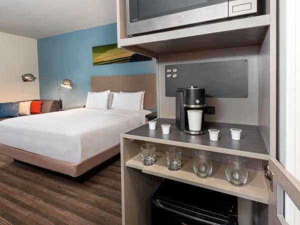 Hyatt House Tampa Airport/Westshore : photo 3 de la chambre cabinet de travail avec lit king-size