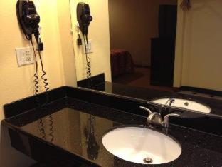 Capital City Inn Downtown Convention Center : photo 4 de la chambre room #26992916