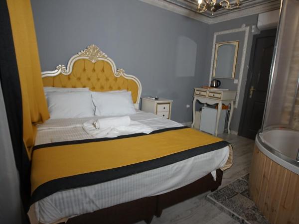 TAKSIM MAYA HOTEL : photo 5 de la chambre chambre quadruple avec baignoire