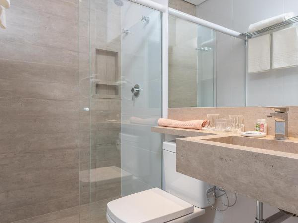 Hotel Pousada Pacaembu : photo 2 de la chambre chambre lits jumeaux avec salle de bains privative