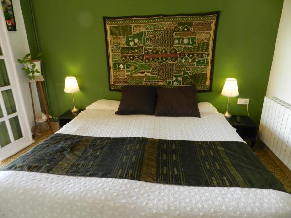 Villa Alicia Guest House : photo 6 de la chambre chambre double avec terrasse et salle de bains privative