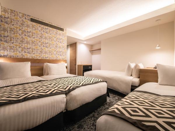 Hotel Vista Osaka Namba : photo 4 de la chambre chambre triple de luxe avec canapé-lit