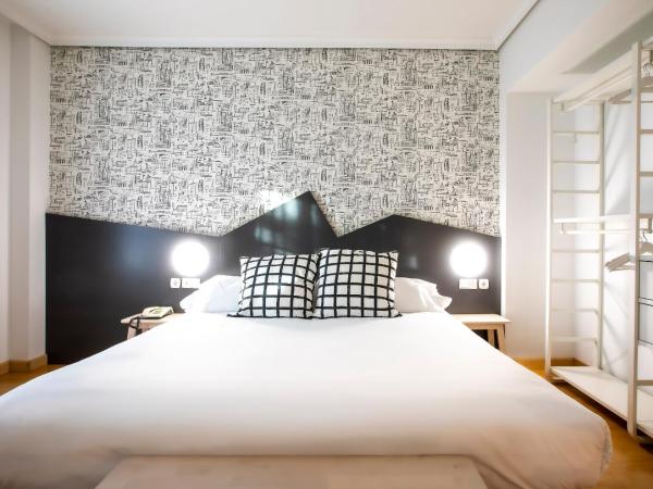 Hotel Urdanibia Park : photo 8 de la chambre chambre lit king-size