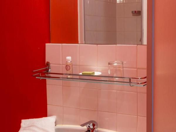 Hotel Auberge des Remparts : photo 4 de la chambre chambre double standard