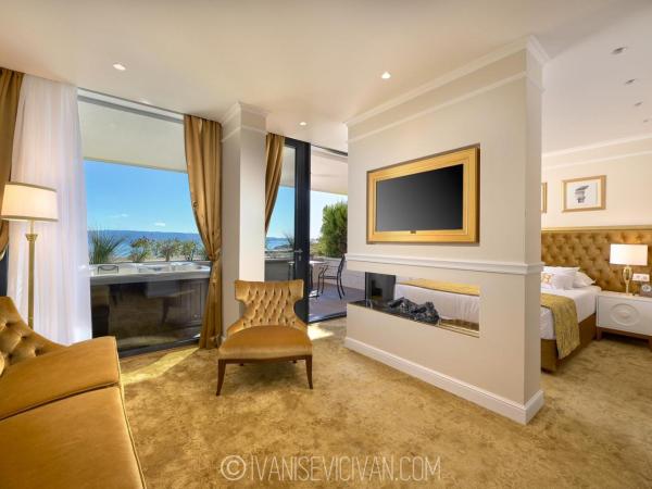 Hotel Villa Harmony : photo 3 de la chambre suite deluxe en front de mer avec jacuzzi extérieur