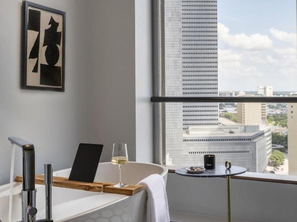 Thompson Dallas, by Hyatt : photo 5 de la chambre suite