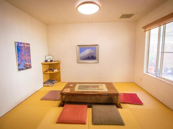 K's House Kyoto -Travelers Hostel : photo 8 de la chambre maison de vacances avec terrasse