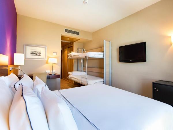 Hotel Salamanca Montalvo : photo 7 de la chambre chambre familiale (2 adultes et 2 enfants)