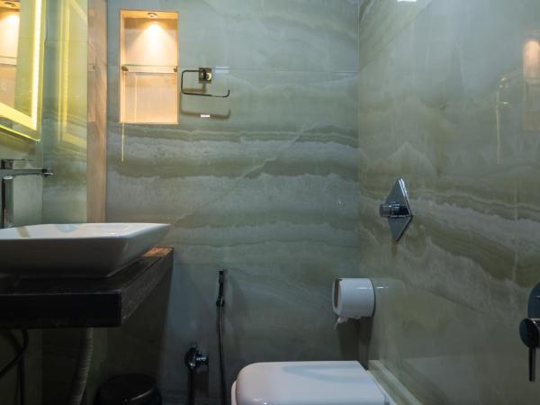 Onn Shelter Inn : photo 8 de la chambre chambre double avec salle de bains privative