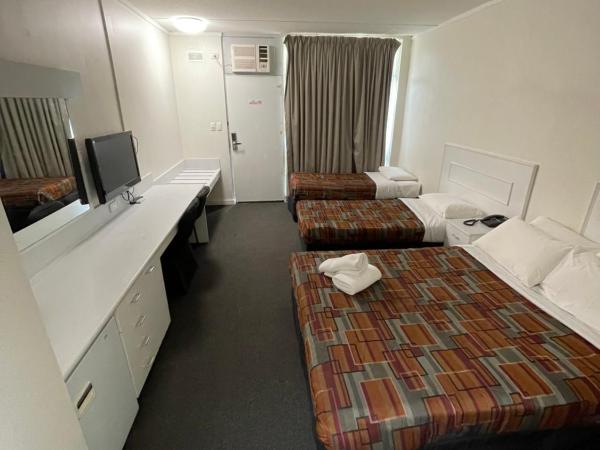 Parkside Inn Motel : photo 4 de la chambre chambre familiale