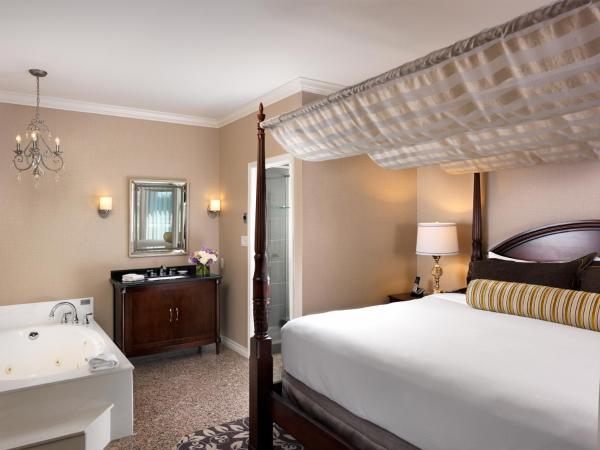 Hotel Grand Pacific : photo 1 de la chambre suite lune de miel – vue sur la ville