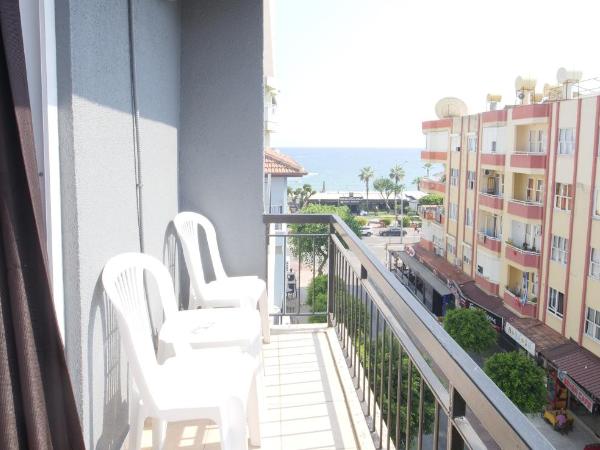 MOONBOW BEACH HOTEL : photo 9 de la chambre chambre familiale - vue sur mer