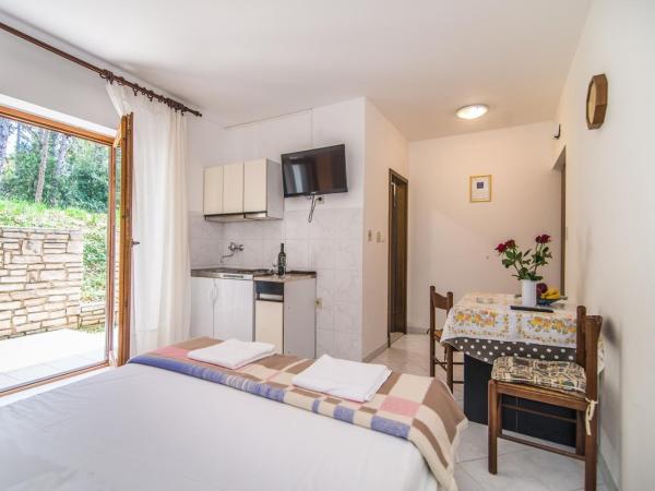 Apartments Pino Rabac : photo 6 de la chambre appartement