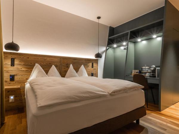 Alpenclub : photo 2 de la chambre chambre double - vue sur montagne