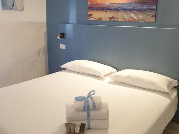 Bergamo City - Self Check-in : photo 3 de la chambre chambre lit queen-size deluxe