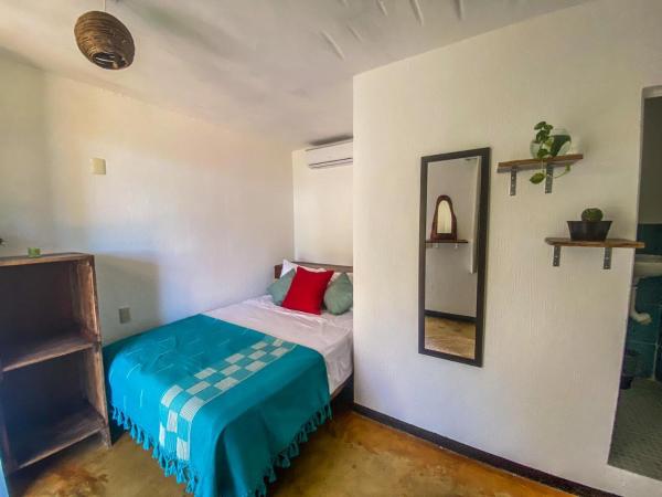 Shaka House : photo 2 de la chambre chambre double avec balcon