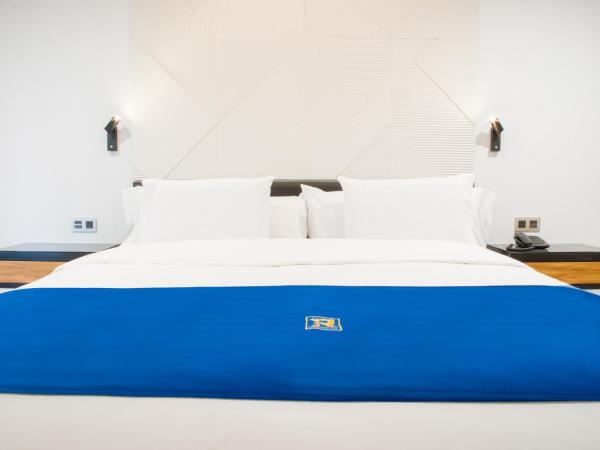 Ramë Hotel Boutique : photo 3 de la chambre suite avec piscine privée