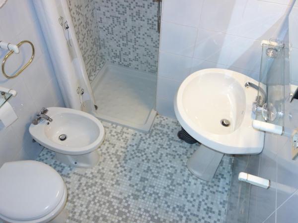 Euromotel Croce Bianca : photo 7 de la chambre 2 chambres communicantes