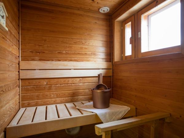 Hotel Golden Circle Suites : photo 6 de la chambre suite supérieure avec sauna