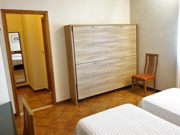Euromotel Croce Bianca : photo 7 de la chambre chambre familiale (2 adultes et 2 enfants)
