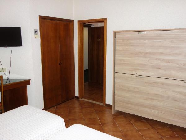 Euromotel Croce Bianca : photo 7 de la chambre chambre triple