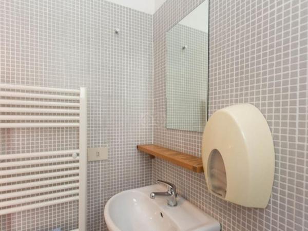 Sunflower Beach Backpacker Hostel & Bar : photo 2 de la chambre chambre double avec balcon et salle de bains privative