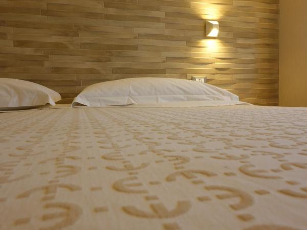 Euromotel Croce Bianca : photo 4 de la chambre chambre triple - accessible aux personnes à mobilité réduite