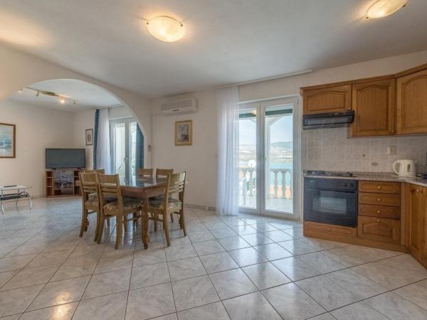 Apartments Buljan : photo 9 de la chambre appartement avec balcon