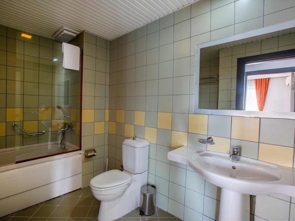 Royalisa Hotel : photo 6 de la chambre suite familiale avec balcon